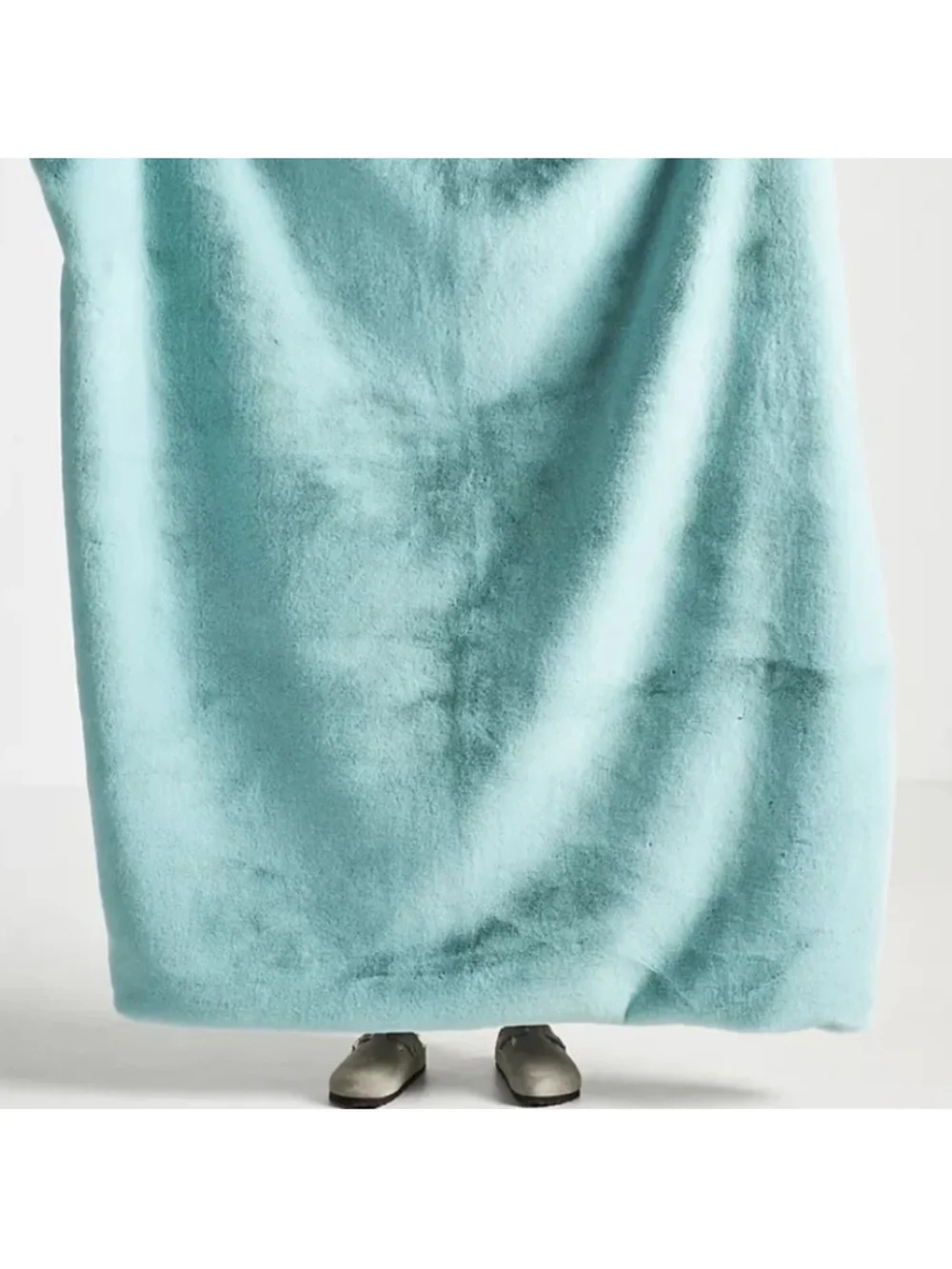 Anthropology Sophie Faux Fur Throw Blanket Makes Mint